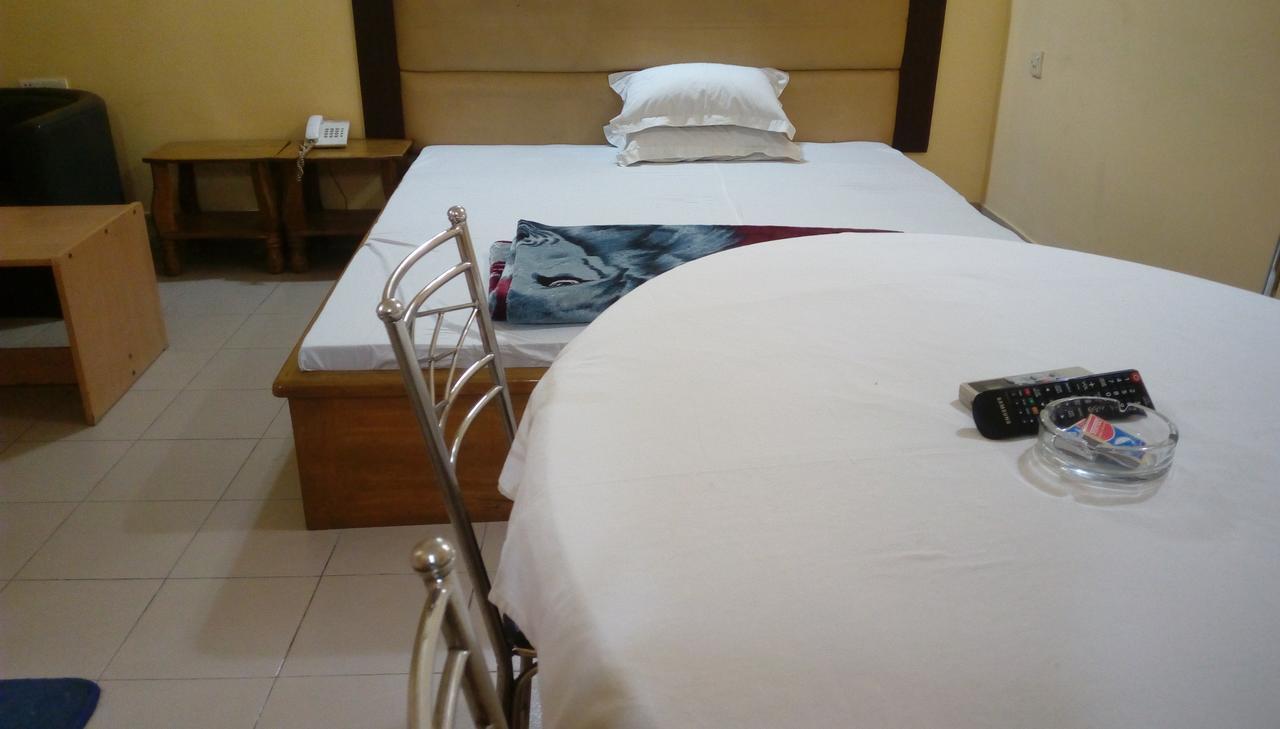 Royal Park Residential Hotel Chittagong Esterno foto